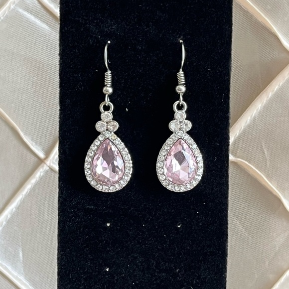 paparazzi Jewelry - Pink crystal earrings